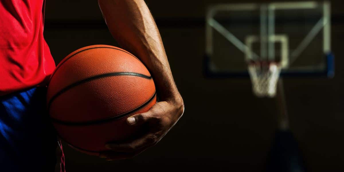 La rapidité de décision : clé du succès dans le basketball